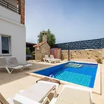 Comfortable House With Private Swimming Pool