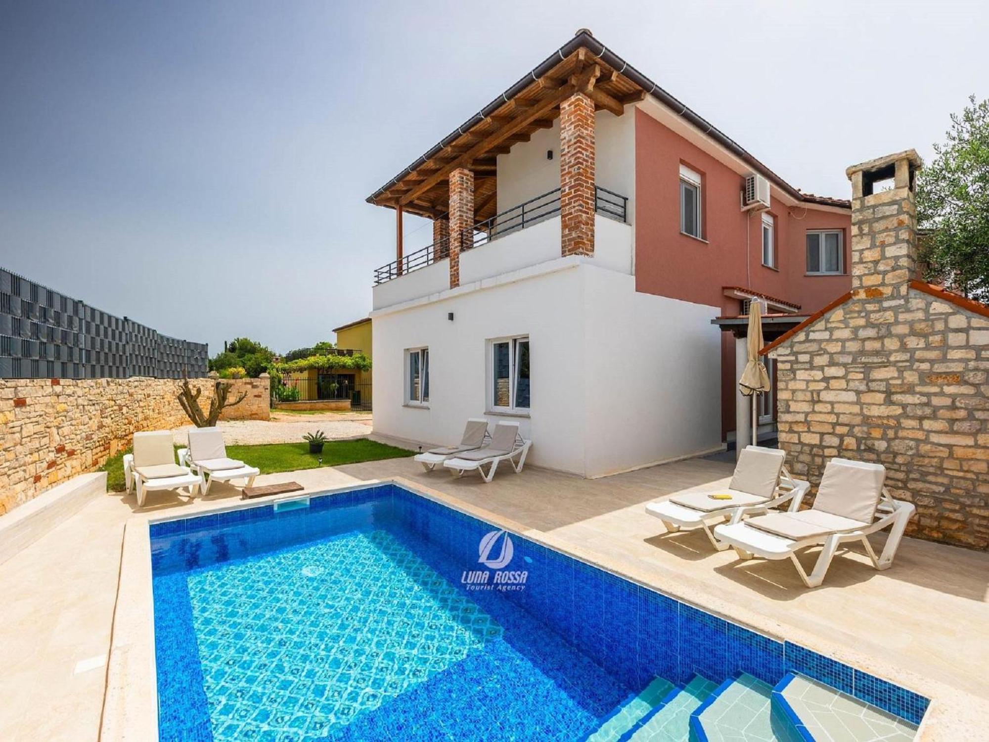 Vikendica Comfortable House With Private Swimming Pool *